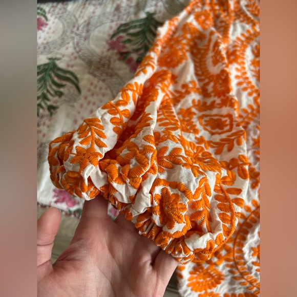 NWOT! Embroidered top - Picture 6 of 7